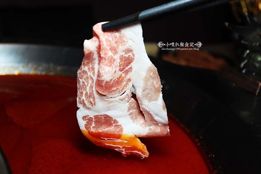 【內湖火鍋推薦】『四川龍府』近葫洲站/生日壽星幾歲就送幾隻蝦 【內湖火鍋推薦】『四川龍府』近葫洲站/生日壽星幾歲就送幾隻蝦