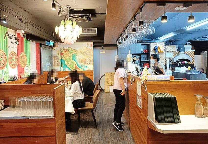 【中山區美食推薦】『義大利米蘭手工窯烤披薩 台北中山店』近松 【中山區美食推薦】『義大利米蘭手工窯烤披薩 台北中山店』近松