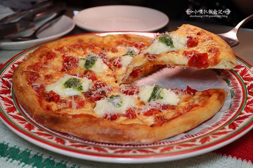 【中山區美食推薦】『義大利米蘭手工窯烤披薩 台北中山店』近松 【中山區美食推薦】『義大利米蘭手工窯烤披薩 台北中山店』近松