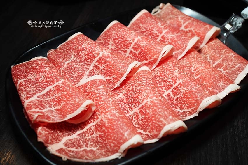 【林口火鍋吃到飽】『魔椒頂級鴛鴦鍋林口總店』近長庚醫院站/超 【林口火鍋吃到飽】『魔椒頂級鴛鴦鍋林口總店』近長庚醫院站/超