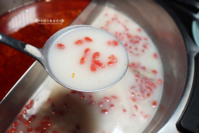 【林口火鍋吃到飽】『魔椒頂級鴛鴦鍋林口總店』近長庚醫院站/超 【林口火鍋吃到飽】『魔椒頂級鴛鴦鍋林口總店』近長庚醫院站/超