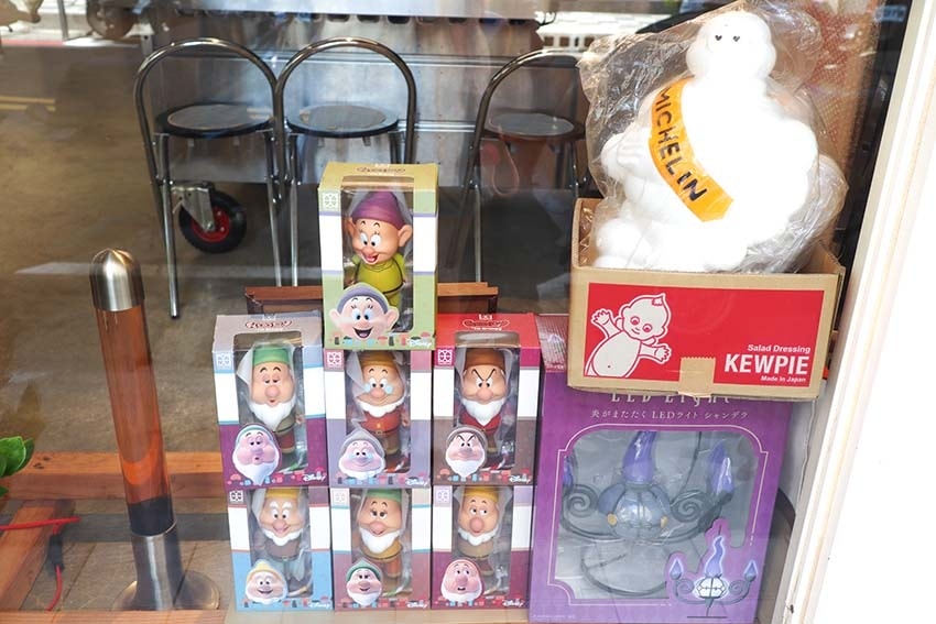 【三重美食】『午藏商行』近三重國小站/純牛、豬肉漢堡肉排文青 【三重美食】『午藏商行』近三重國小站/純牛、豬肉漢堡肉排文青