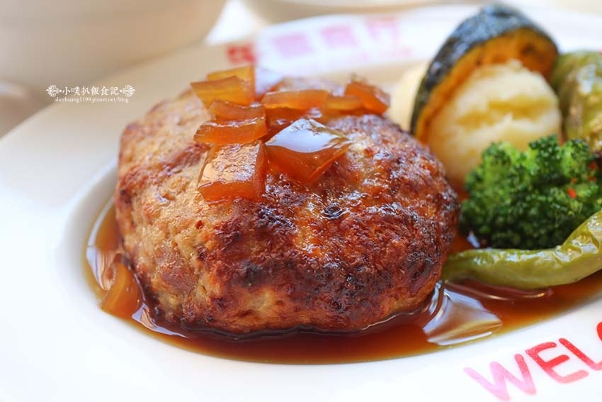 【三重美食】『午藏商行』近三重國小站/純牛、豬肉漢堡肉排文青 【三重美食】『午藏商行』近三重國小站/純牛、豬肉漢堡肉排文青