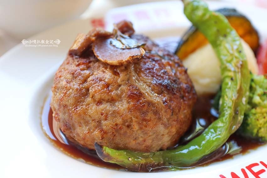 【三重美食】『午藏商行』近三重國小站/純牛、豬肉漢堡肉排文青 【三重美食】『午藏商行』近三重國小站/純牛、豬肉漢堡肉排文青