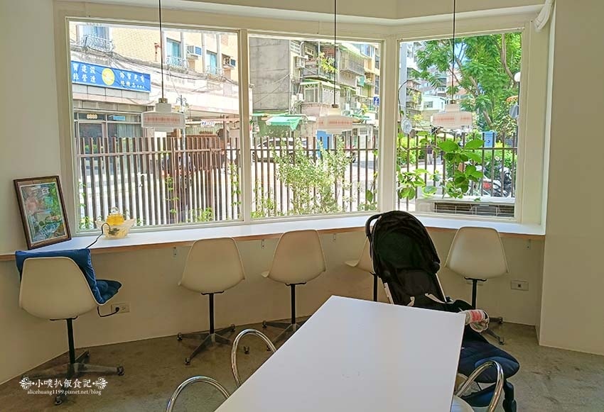 【三重美食】『午藏商行』近三重國小站/純牛、豬肉漢堡肉排文青 【三重美食】『午藏商行』近三重國小站/純牛、豬肉漢堡肉排文青