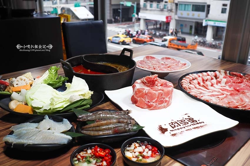 【古亭火鍋】『肉多多火鍋古亭旗艦店』近古亭站/網路溫度計蟬聯 【古亭火鍋】『肉多多火鍋古亭旗艦店』近古亭站/網路溫度計蟬聯