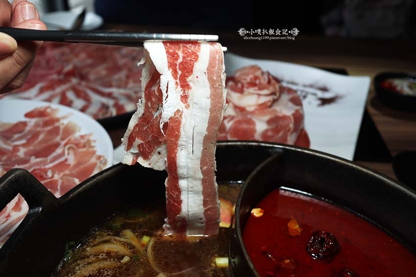 【古亭火鍋】『肉多多火鍋古亭旗艦店』近古亭站/網路溫度計蟬聯 【古亭火鍋】『肉多多火鍋古亭旗艦店』近古亭站/網路溫度計蟬聯