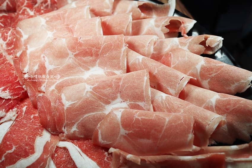 【古亭火鍋】『肉多多火鍋古亭旗艦店』近古亭站/網路溫度計蟬聯 【古亭火鍋】『肉多多火鍋古亭旗艦店』近古亭站/網路溫度計蟬聯