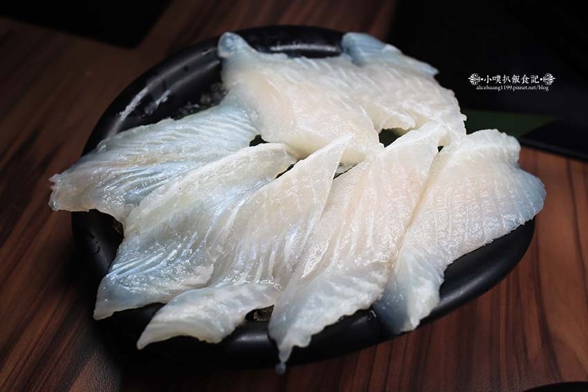 【古亭火鍋】『肉多多火鍋古亭旗艦店』近古亭站/網路溫度計蟬聯 【古亭火鍋】『肉多多火鍋古亭旗艦店』近古亭站/網路溫度計蟬聯