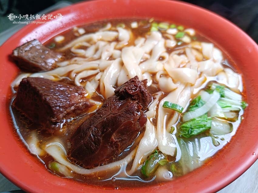 【中和美食】『千芳餃子館』近環狀中和站/中和牛肉麵推薦/紅燒 【中和美食】『千芳餃子館』近環狀中和站/中和牛肉麵推薦/紅燒