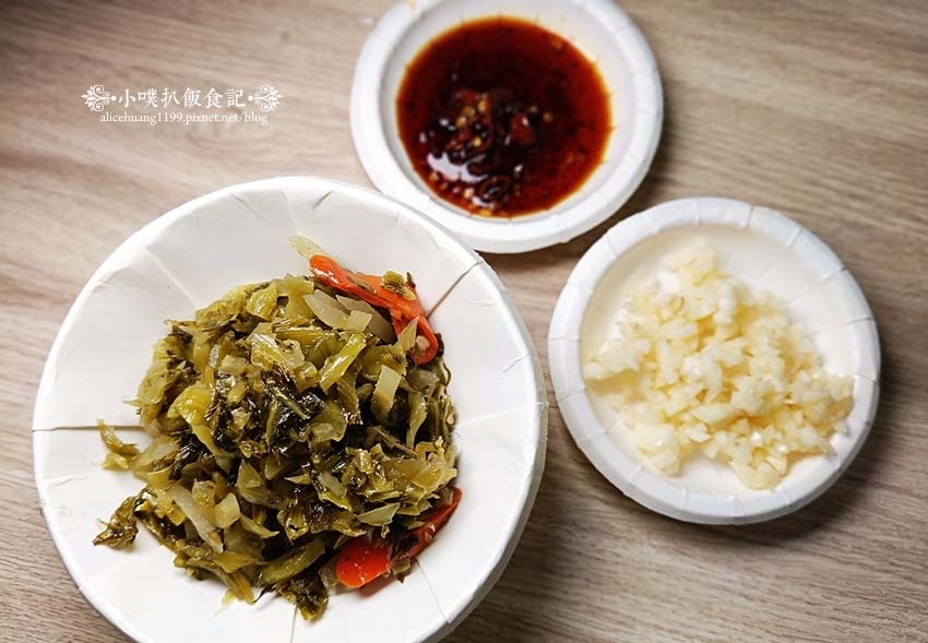 【中和美食】『千芳餃子館』近環狀中和站/中和牛肉麵推薦/紅燒 【中和美食】『千芳餃子館』近環狀中和站/中和牛肉麵推薦/紅燒