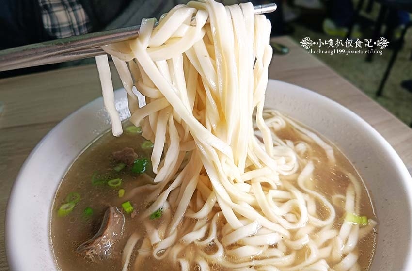 【中和美食】『千芳餃子館』近環狀中和站/中和牛肉麵推薦/紅燒 【中和美食】『千芳餃子館』近環狀中和站/中和牛肉麵推薦/紅燒