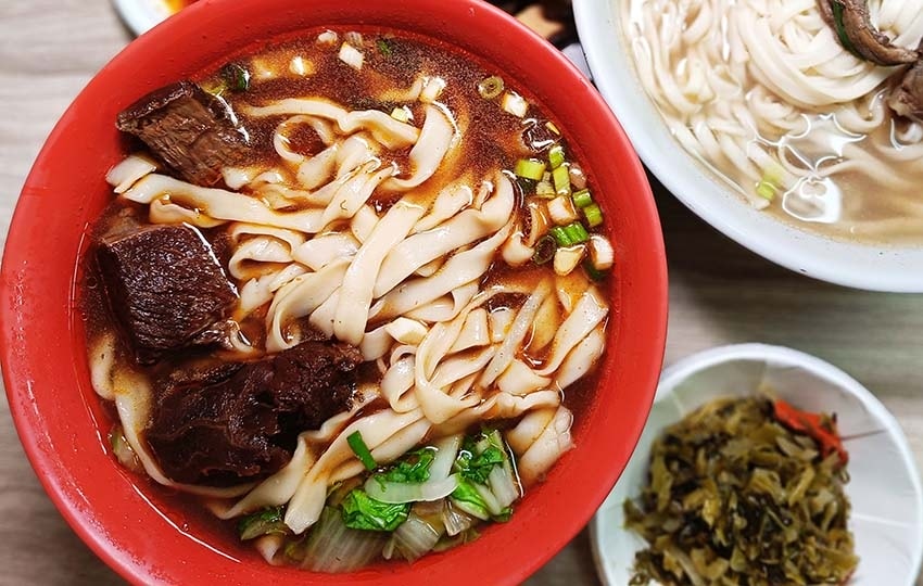 【中和美食】『千芳餃子館』近環狀中和站/中和牛肉麵推薦/紅燒 【中和美食】『千芳餃子館』近環狀中和站/中和牛肉麵推薦/紅燒