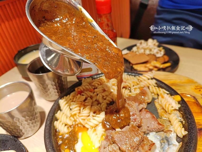 【永和美食】『小時厚牛排新北永和店』近頂溪站/超夯人氣平價牛 【永和美食】『小時厚牛排新北永和店』近頂溪站/超夯人氣平價牛