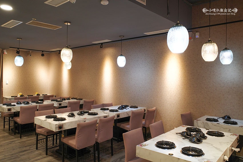 【中和積穗夜市美食】『焱焱燒鍋。銅盤。鍋物』平價、CP值高/ 【中和積穗夜市美食】『焱焱燒鍋。銅盤。鍋物』平價、CP值高/