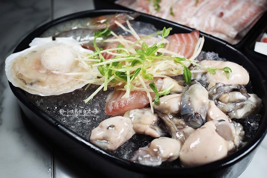 【中和積穗夜市美食】『焱焱燒鍋。銅盤。鍋物』平價、CP值高/ 【中和積穗夜市美食】『焱焱燒鍋。銅盤。鍋物』平價、CP值高/