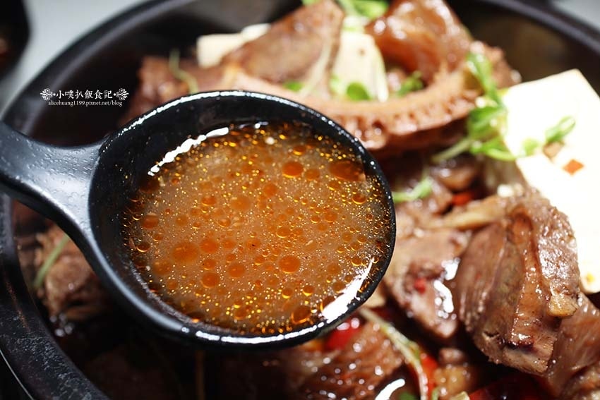 【中和積穗夜市美食】『焱焱燒鍋。銅盤。鍋物』平價、CP值高/ 【中和積穗夜市美食】『焱焱燒鍋。銅盤。鍋物』平價、CP值高/