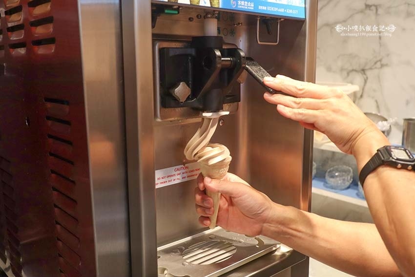 【中和積穗夜市美食】『焱焱燒鍋。銅盤。鍋物』平價、CP值高/ 【中和積穗夜市美食】『焱焱燒鍋。銅盤。鍋物』平價、CP值高/