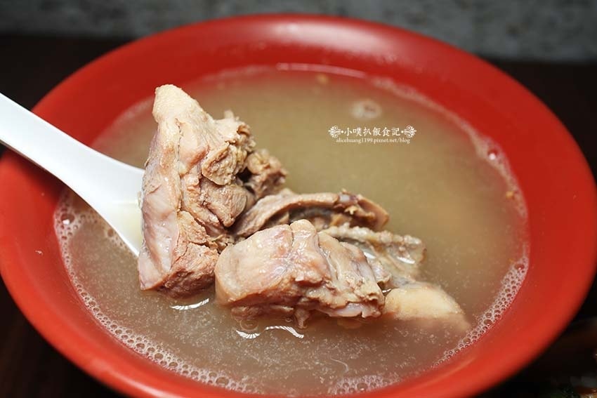 【桃園龜山美食】『上座古傳滷肉飯專賣店』古早味阿嬤黑金滷肉飯 【桃園龜山美食】『上座古傳滷肉飯專賣店』古早味阿嬤黑金滷肉飯