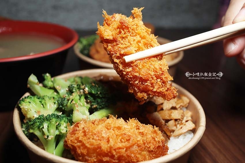 【桃園龜山美食】『上座古傳滷肉飯專賣店』古早味阿嬤黑金滷肉飯 【桃園龜山美食】『上座古傳滷肉飯專賣店』古早味阿嬤黑金滷肉飯