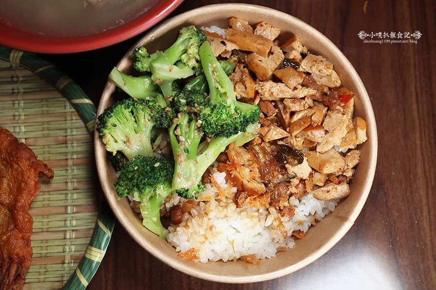 【桃園龜山美食】『上座古傳滷肉飯專賣店』古早味阿嬤黑金滷肉飯 【桃園龜山美食】『上座古傳滷肉飯專賣店』古早味阿嬤黑金滷肉飯