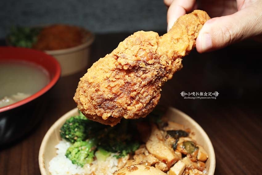 【桃園龜山美食】『上座古傳滷肉飯專賣店』古早味阿嬤黑金滷肉飯 【桃園龜山美食】『上座古傳滷肉飯專賣店』古早味阿嬤黑金滷肉飯