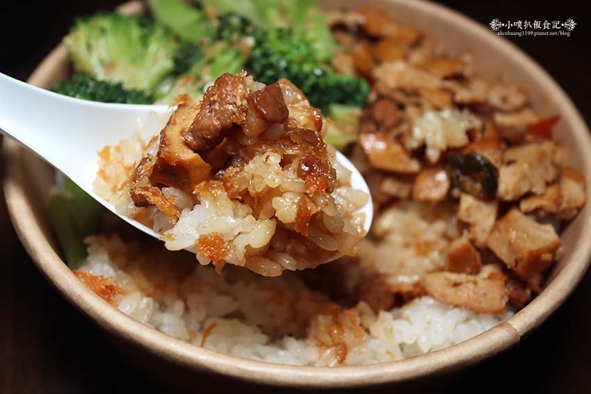 【桃園龜山美食】『上座古傳滷肉飯專賣店』古早味阿嬤黑金滷肉飯 【桃園龜山美食】『上座古傳滷肉飯專賣店』古早味阿嬤黑金滷肉飯