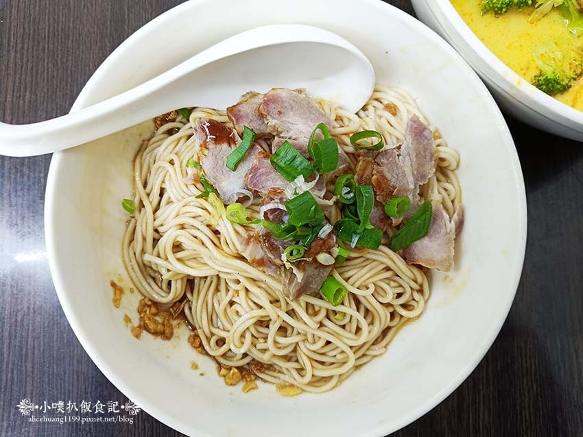 【永和美食】『異品香雲泰麵館』近頂溪站/道地雲南泰式美味料理 【永和美食】『異品香雲泰麵館』近頂溪站/道地雲南泰式美味料理