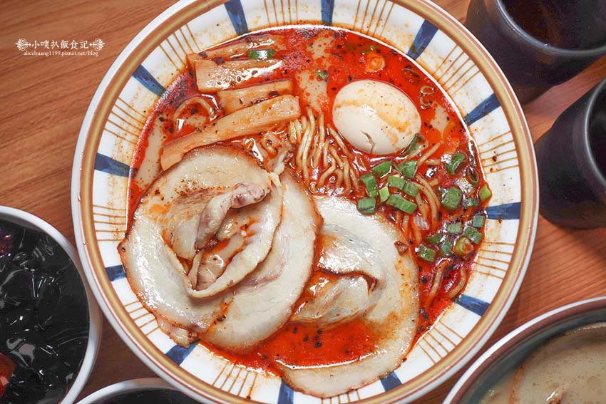 【永和美食】『好呷拉麵 永和店』近永和樂華夜市/永和人氣排隊名店/平價、高CP值/免費無限續麵/甜品吃到飽/拉麵Q彈、湯頭醇厚 - 第12張圖 【永和美食】『好呷拉麵 永和店』近永和樂華夜市/永和人氣排隊名店/平價、高CP值/免費無限續麵/甜品吃到飽/拉麵Q彈、湯頭醇厚