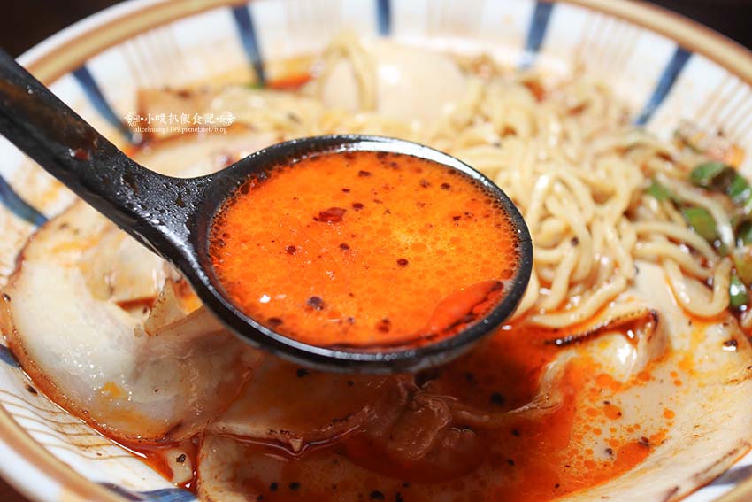 【永和美食】『好呷拉麵 永和店』近永和樂華夜市/永和人氣排隊名店/平價、高CP值/免費無限續麵/甜品吃到飽/拉麵Q彈、湯頭醇厚 - 第15張圖 【永和美食】『好呷拉麵 永和店』近永和樂華夜市/永和人氣排隊名店/平價、高CP值/免費無限續麵/甜品吃到飽/拉麵Q彈、湯頭醇厚