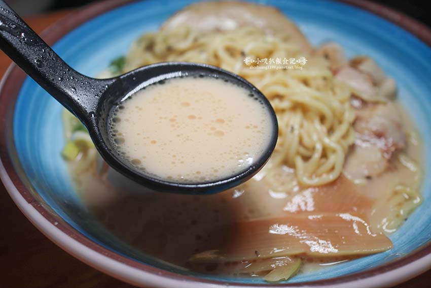 【永和美食】『好呷拉麵 永和店』近永和樂華夜市/永和人氣排隊名店/平價、高CP值/免費無限續麵/甜品吃到飽/拉麵Q彈、湯頭醇厚 - 第22張圖 【永和美食】『好呷拉麵 永和店』近永和樂華夜市/永和人氣排隊名店/平價、高CP值/免費無限續麵/甜品吃到飽/拉麵Q彈、湯頭醇厚