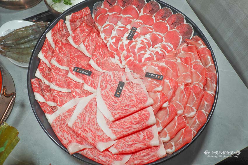 【東區頂級鍋物】『新肉多多台北忠孝店』近忠孝敦化站/鍋物界的卡地亞/享受高質感火鍋體驗/Google4.9顆星/平日不限時/聚餐首選餐廳 - 第15張圖 【東區頂級鍋物】『新肉多多台北忠孝店』近忠孝敦化站/鍋物界的卡地亞/享受高質感火鍋體驗/Google4.9顆星/平日不限時/聚餐首選餐廳