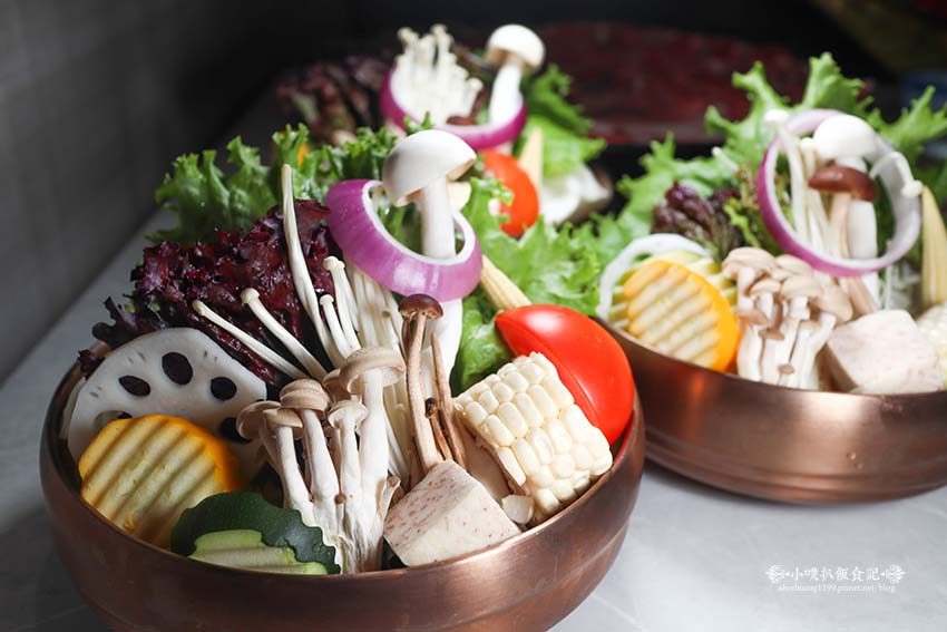 【東區頂級鍋物】『新肉多多台北忠孝店』近忠孝敦化站/鍋物界的卡地亞/享受高質感火鍋體驗/Google4.9顆星/平日不限時/聚餐首選餐廳 - 第13張圖 【東區頂級鍋物】『新肉多多台北忠孝店』近忠孝敦化站/鍋物界的卡地亞/享受高質感火鍋體驗/Google4.9顆星/平日不限時/聚餐首選餐廳