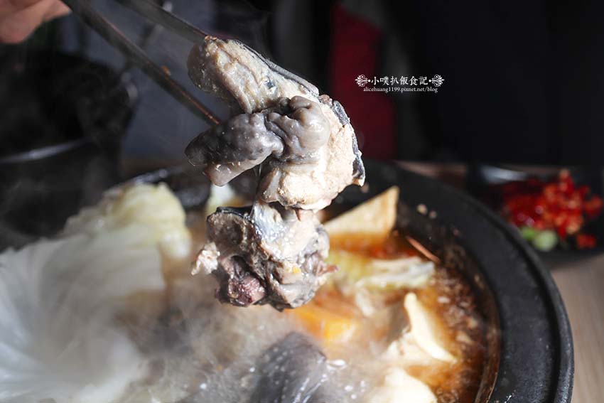 【桃園蘆竹南崁美食】『強鍋 百元平價小火鍋』南崁市場美食/平價、高CP值/一鍋一烤好滿足/免費自助吧吃到飽/推薦必點鱸魚鍋、高粱麻油雞 - 第24張圖 【桃園蘆竹南崁美食】『強鍋 百元平價小火鍋』南崁市場美食/平價、高CP值/一鍋一烤好滿足/免費自助吧吃到飽/推薦必點鱸魚鍋、高粱麻油雞