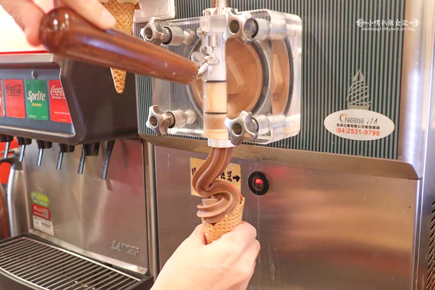 【桃園蘆竹南崁美食】『強鍋 百元平價小火鍋』南崁市場美食/平價、高CP值/一鍋一烤好滿足/免費自助吧吃到飽/推薦必點鱸魚鍋、高粱麻油雞 - 第11張圖 【桃園蘆竹南崁美食】『強鍋 百元平價小火鍋』南崁市場美食/平價、高CP值/一鍋一烤好滿足/免費自助吧吃到飽/推薦必點鱸魚鍋、高粱麻油雞