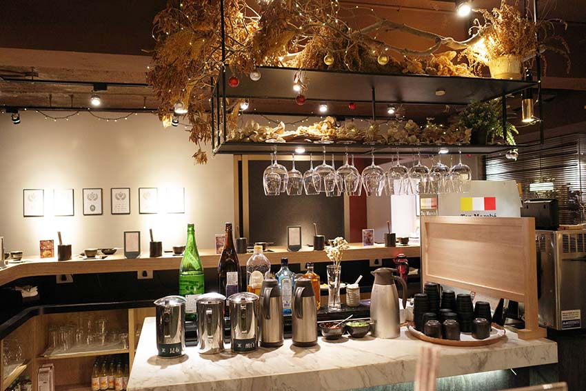 【台北美食】『王鍋屋逸仙創始總店』近市政府站/信義區精緻鍋物推薦/中日混血酸白菜鍋/老饕必吃,青花椒酸白菜鍋、帶皮黑毛五花豚