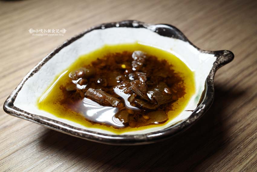 【台北美食】『王鍋屋逸仙創始總店』近市政府站/信義區精緻鍋物推薦/中日混血酸白菜鍋/老饕必吃,青花椒酸白菜鍋、帶皮黑毛五花豚