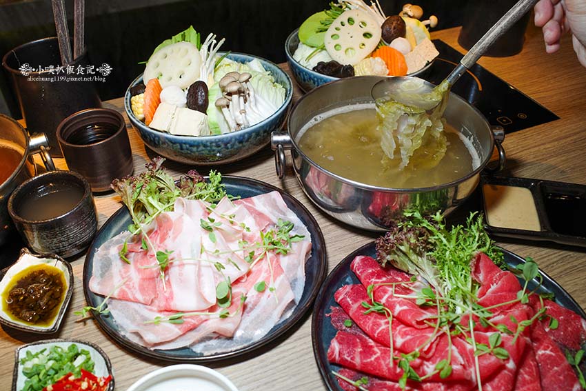 【台北美食】『王鍋屋逸仙創始總店』近市政府站/信義區精緻鍋物推薦/中日混血酸白菜鍋/老饕必吃,青花椒酸白菜鍋、帶皮黑毛五花豚