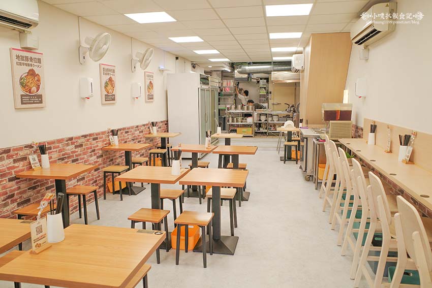 【永和美食】『好呷拉麵 永和店』近永和樂華夜市/永和人氣排隊名店/平價、高CP值/免費無限續麵/甜品吃到飽/拉麵Q彈、湯頭醇厚 - 第5張圖 【永和美食】『好呷拉麵 永和店』近永和樂華夜市/永和人氣排隊名店/平價、高CP值/免費無限續麵/甜品吃到飽/拉麵Q彈、湯頭醇厚