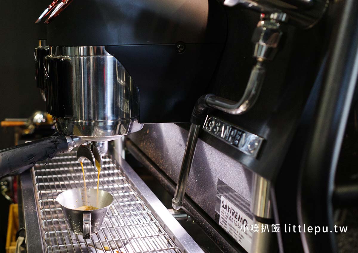 【中山區咖啡廳】『Attracafe’-Taipei 爾淬咖啡』近行天宮站/質感咖啡/咖啡香檳、爾淬氣泡飲、手沖咖啡