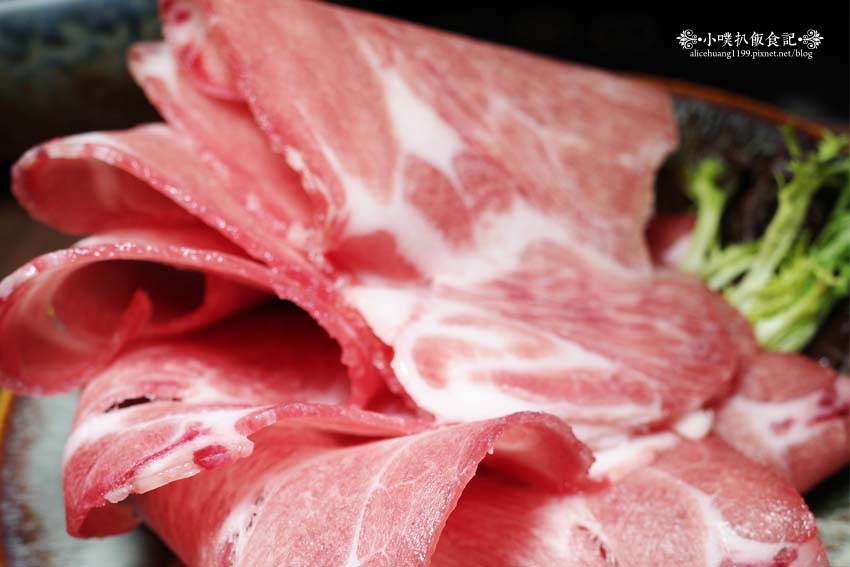 【台北大巨蛋美食】『王匯所Ong Lab火鍋專門店鍋酒館』近國父紀念館站/酸白菜火鍋，融合京都發酵風味