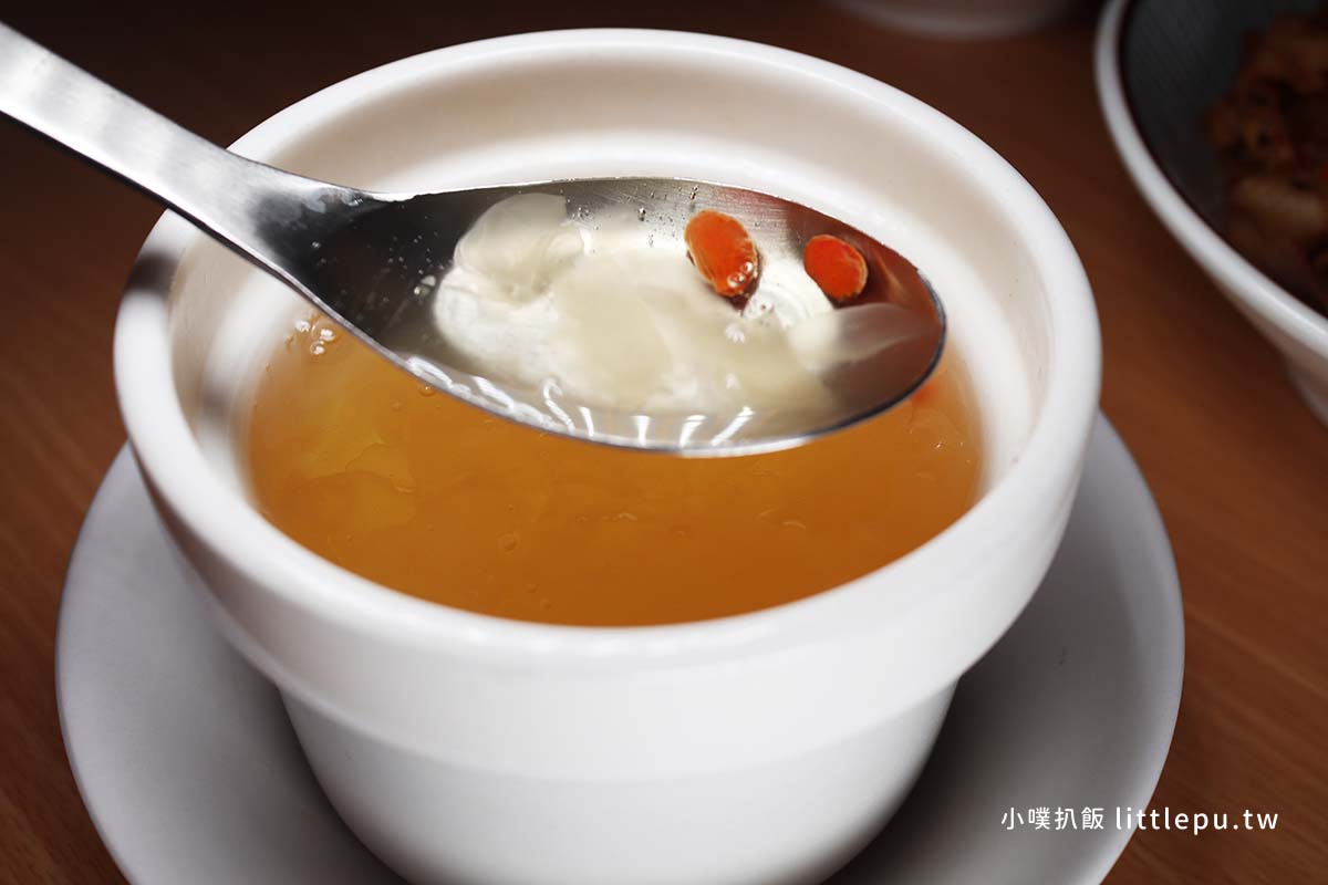 【永和美食】『鬍鬚張魯肉飯 永和樂華店』近樂華夜市/新品日式咖哩豬排丼,大份量,肉肉控大滿足 - 第26張圖 【永和美食】『鬍鬚張魯肉飯 永和樂華店』近樂華夜市/新品日式咖哩豬排丼,大份量,肉肉控大滿足