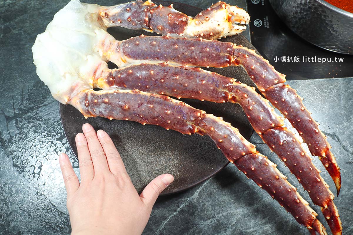 【武鶴和牛火鍋(吉林總店)】近行天宮站/頂級超狂和牛吃到飽/全台最便宜/日本和牛2480吃到飽，加價200元，鱈場蟹任你吃