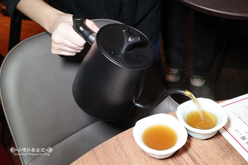 【台北大巨蛋美食】『王匯所Ong Lab火鍋專門店鍋酒館』近國父紀念館站/酸白菜火鍋，融合京都發酵風味
