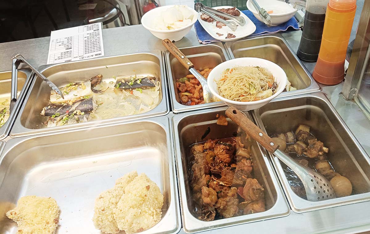 【中永和便當推薦】『永樂食堂』近永安市場站/選擇多元、餐點豐富/大推酥炸雞腿、清蒸扁鱈 - 第7張圖 【中永和便當推薦】『永樂食堂』近永安市場站/選擇多元、餐點豐富/大推酥炸雞腿、清蒸扁鱈