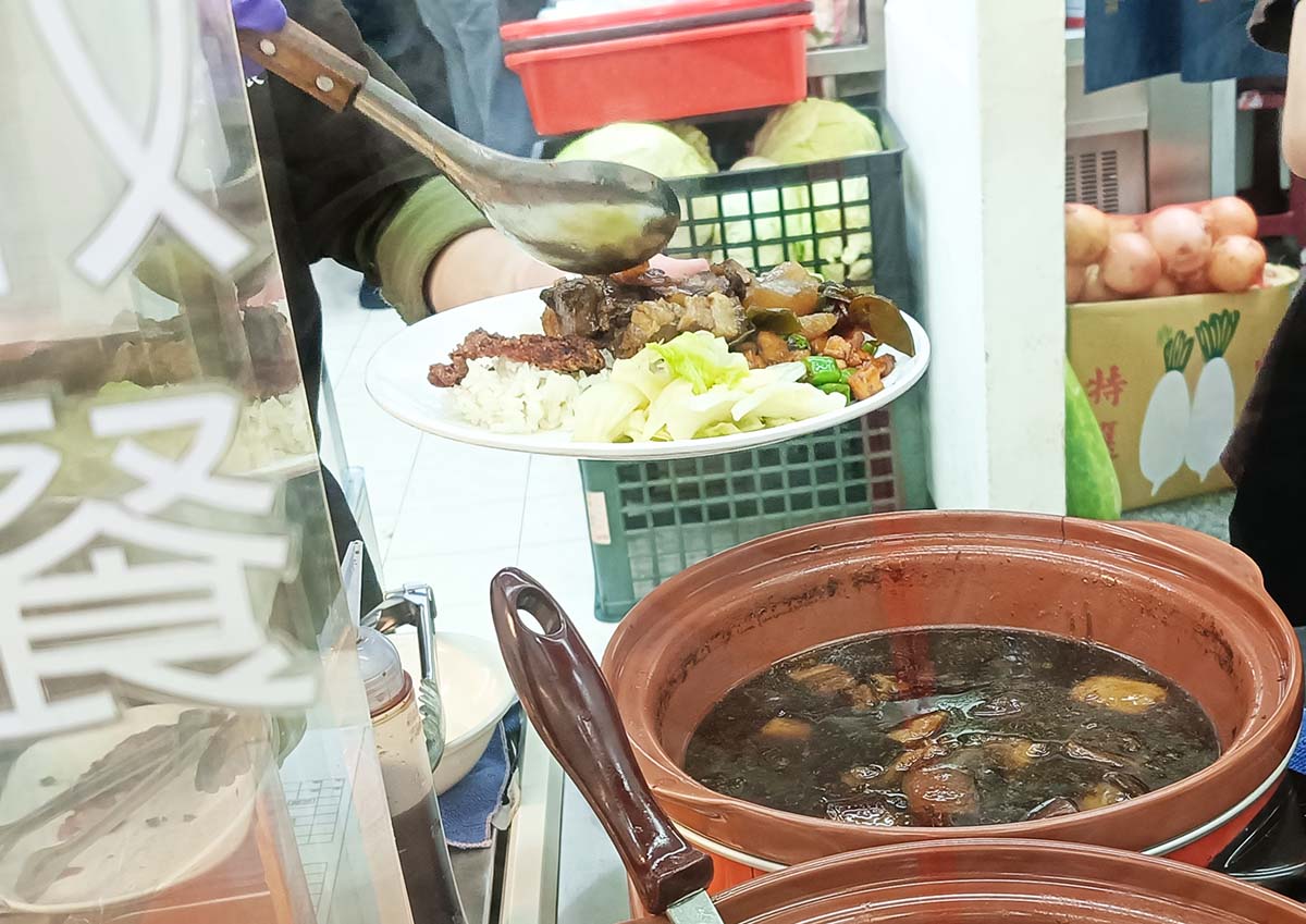 【中永和便當推薦】『永樂食堂』近永安市場站/選擇多元、餐點豐富/大推酥炸雞腿、清蒸扁鱈 - 第8張圖 【中永和便當推薦】『永樂食堂』近永安市場站/選擇多元、餐點豐富/大推酥炸雞腿、清蒸扁鱈
