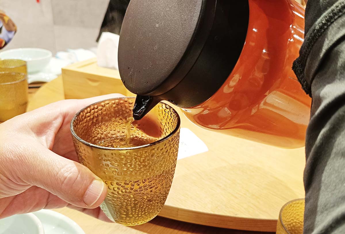 【高雄蔬食】『斐得蔬食 花巷疏香樓』近凹子底站/港式蔬食推薦/年節團圓飯/家庭聚餐/孝親長輩