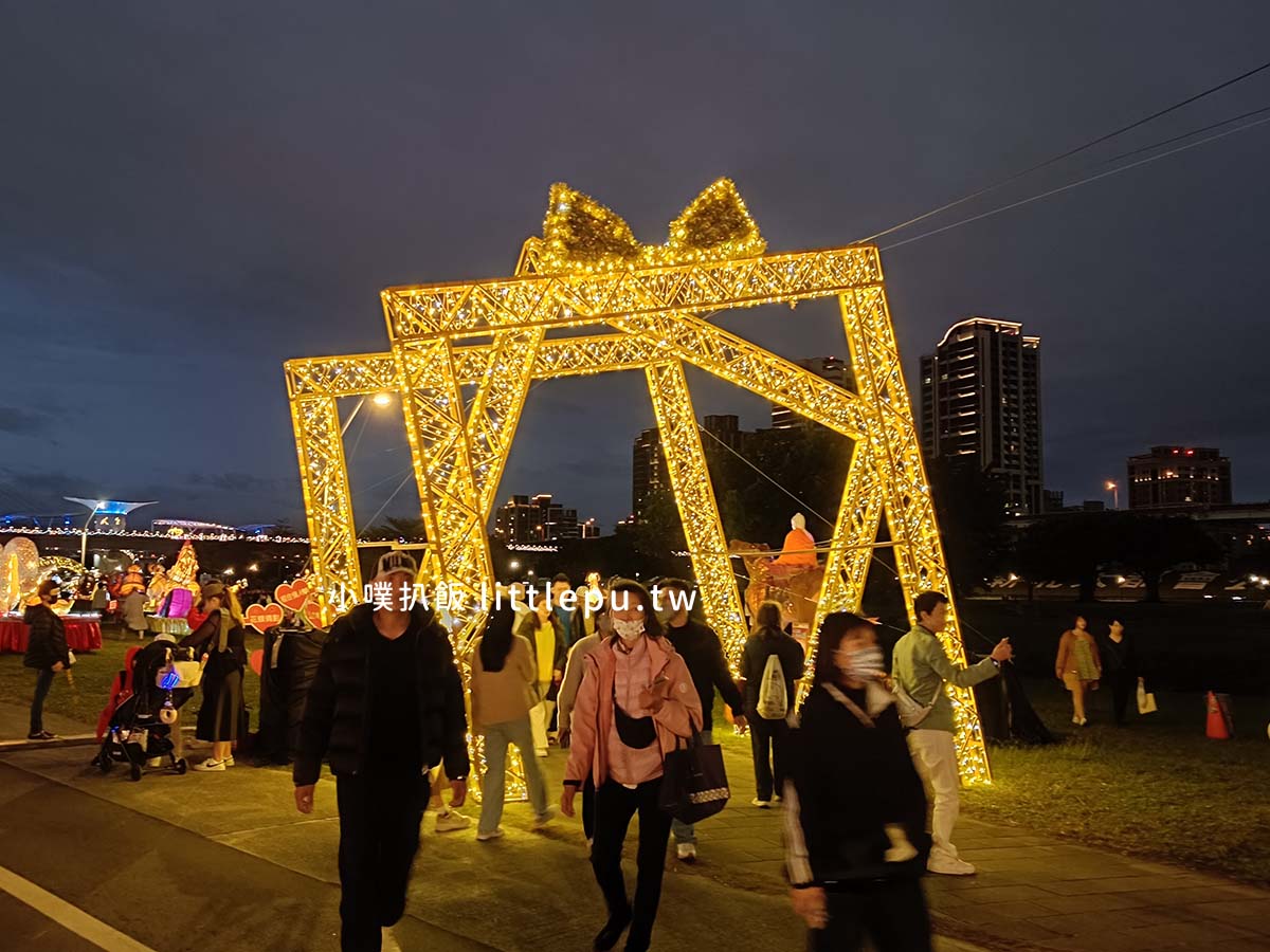 【2026新北燈會】勁馬奔騰/6公尺療癒韓國線條小狗/360度全景環繞,高達15公尺的巨型紅寶馬 - 第37張圖 IMG20260228181449