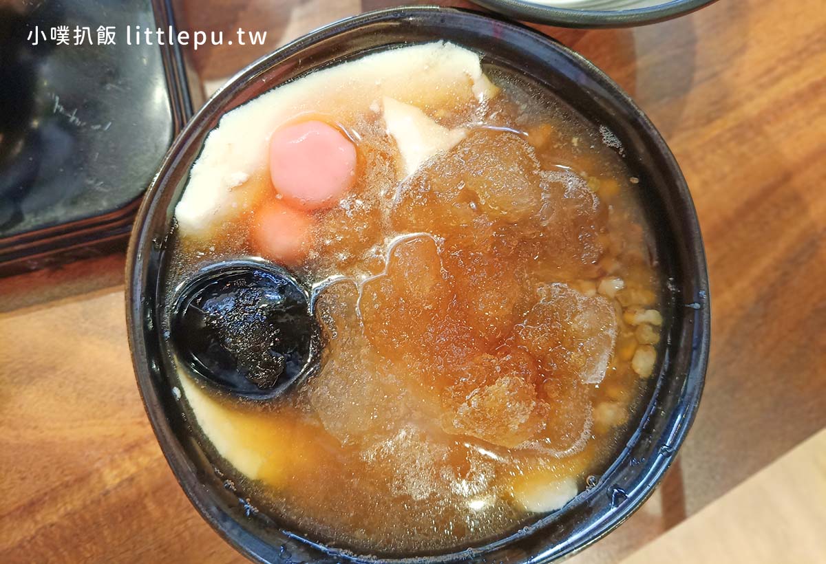 永和美食|黑草×白花,新開幕:懷舊復古風裝潢、綿密豆花、滑嫩仙草,必吃現烤雞蛋糕 - 第15張圖 IMG20260315144035