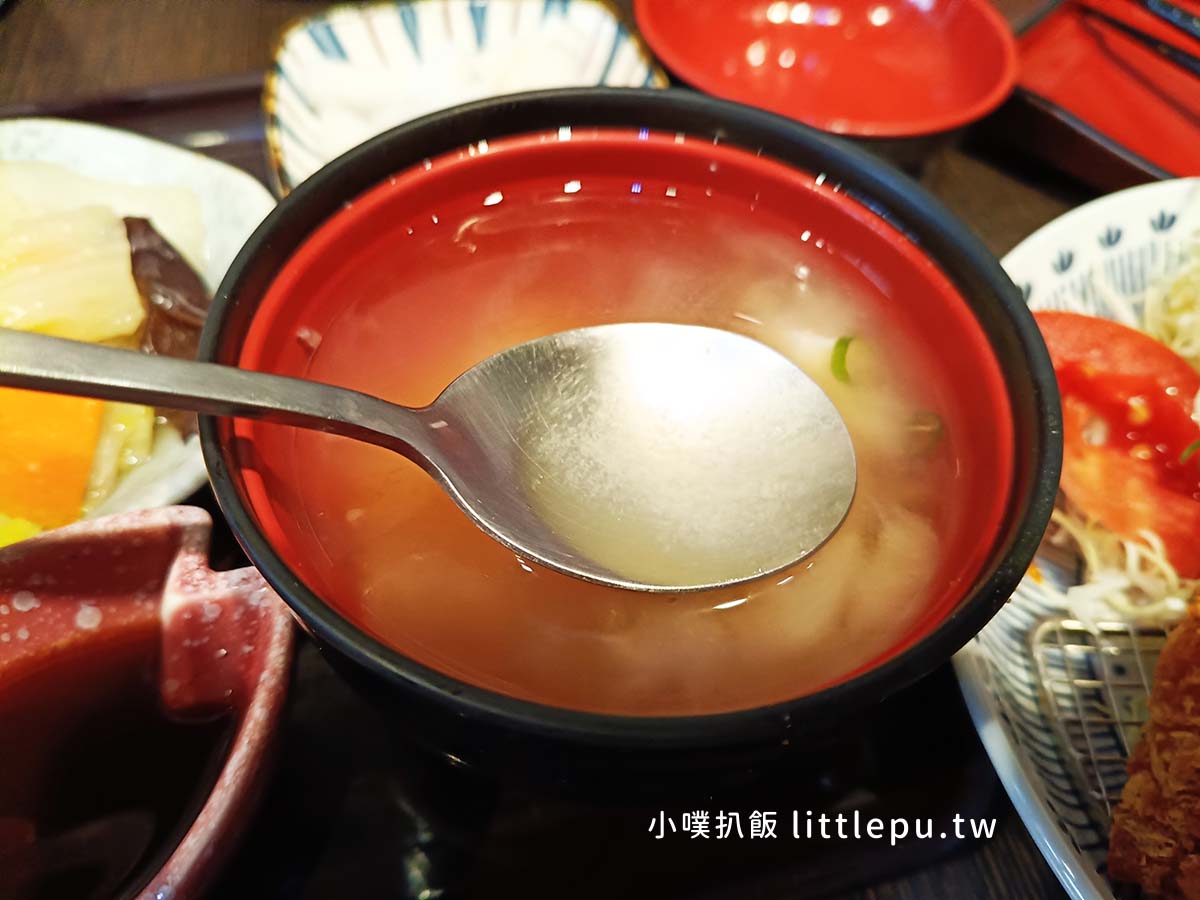 【新莊輔大美食】確食824,必吃高 CP 值、平價定食餐廳,內用紅茶暢飲,白飯/湯免費續加乙次! - 第11張圖 確食824